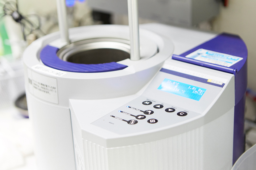 オートクレーブで治療器具を徹底洗浄