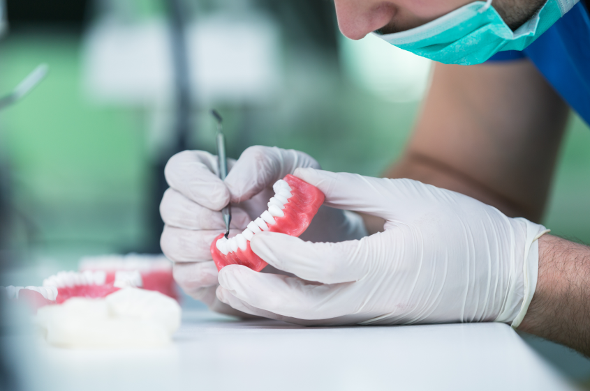 自由診療（自費治療）の入れ歯